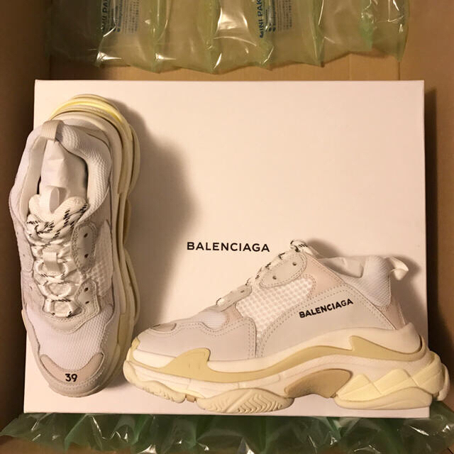 BALENCIAGA - 新品 登坂着【Balenciaga - Triple-S】39 トリプル Sの