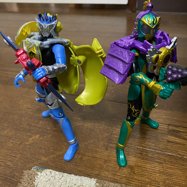 BANDAI - 6体仮面ライダー鎧武(ガイム) アームズチェンジシリーズの