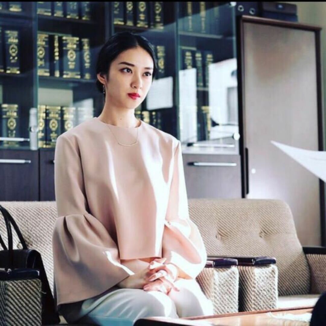 YOKO CHAN - 武井咲着用 YOKO CHAN フレアスリーブ ブラウスの通販 by