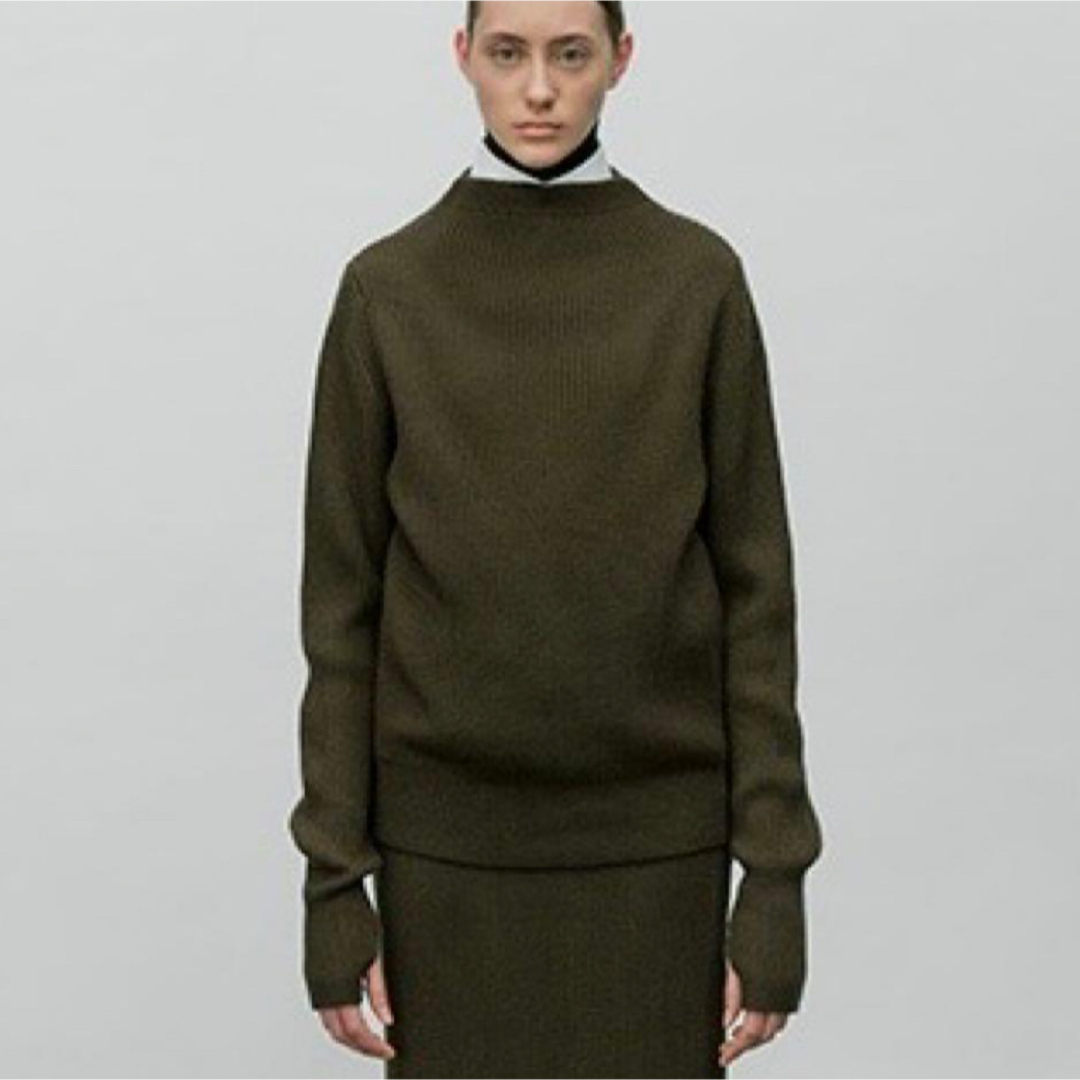 モデル梨花着用】HYKE ハイク ボトルネックニット カーキの通販はau