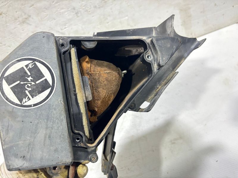 DTランツァ230 エアークリーナボックス