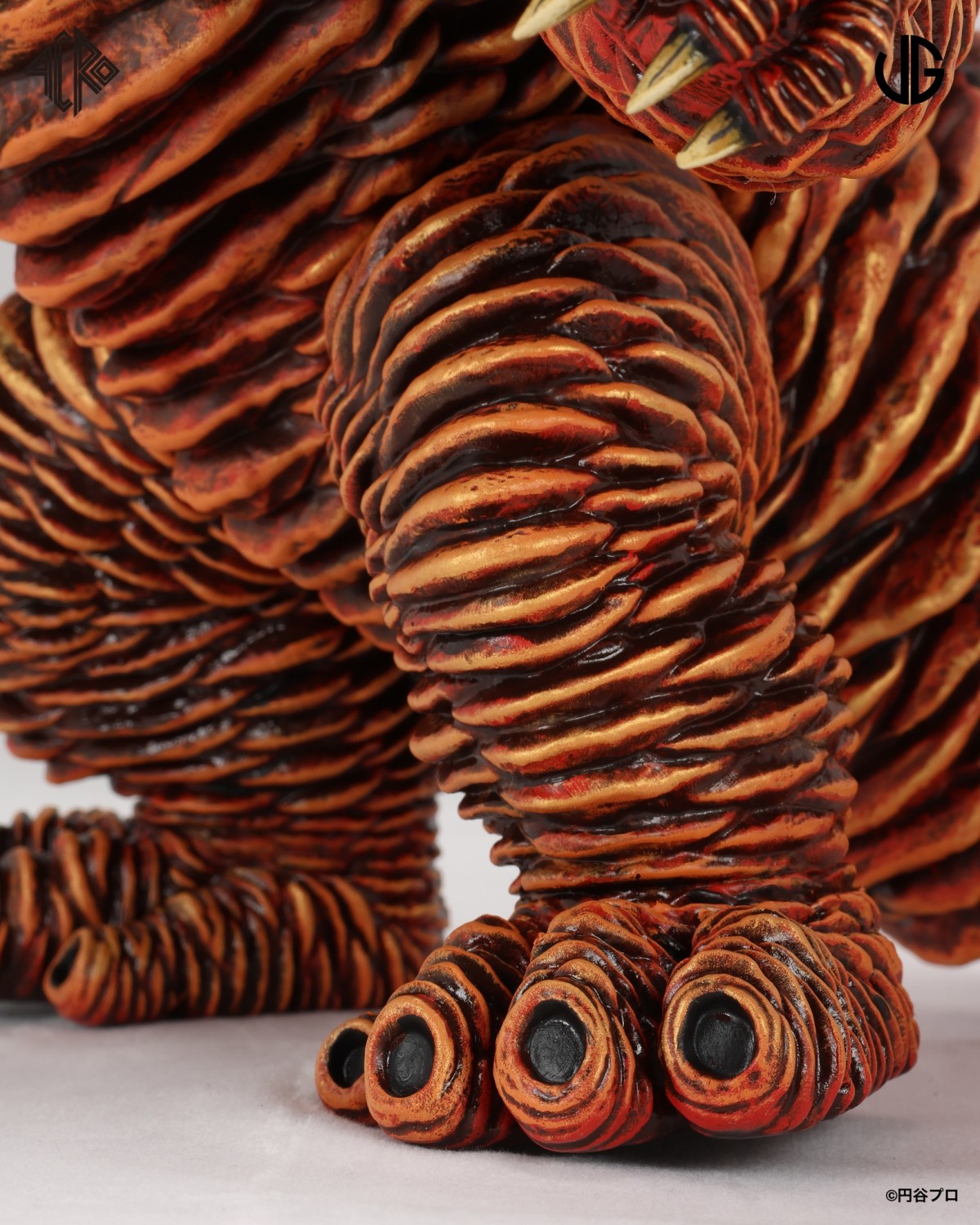 ACRO『KRS x James Groman レッドキング』ソフビフィギュア、より凶悪