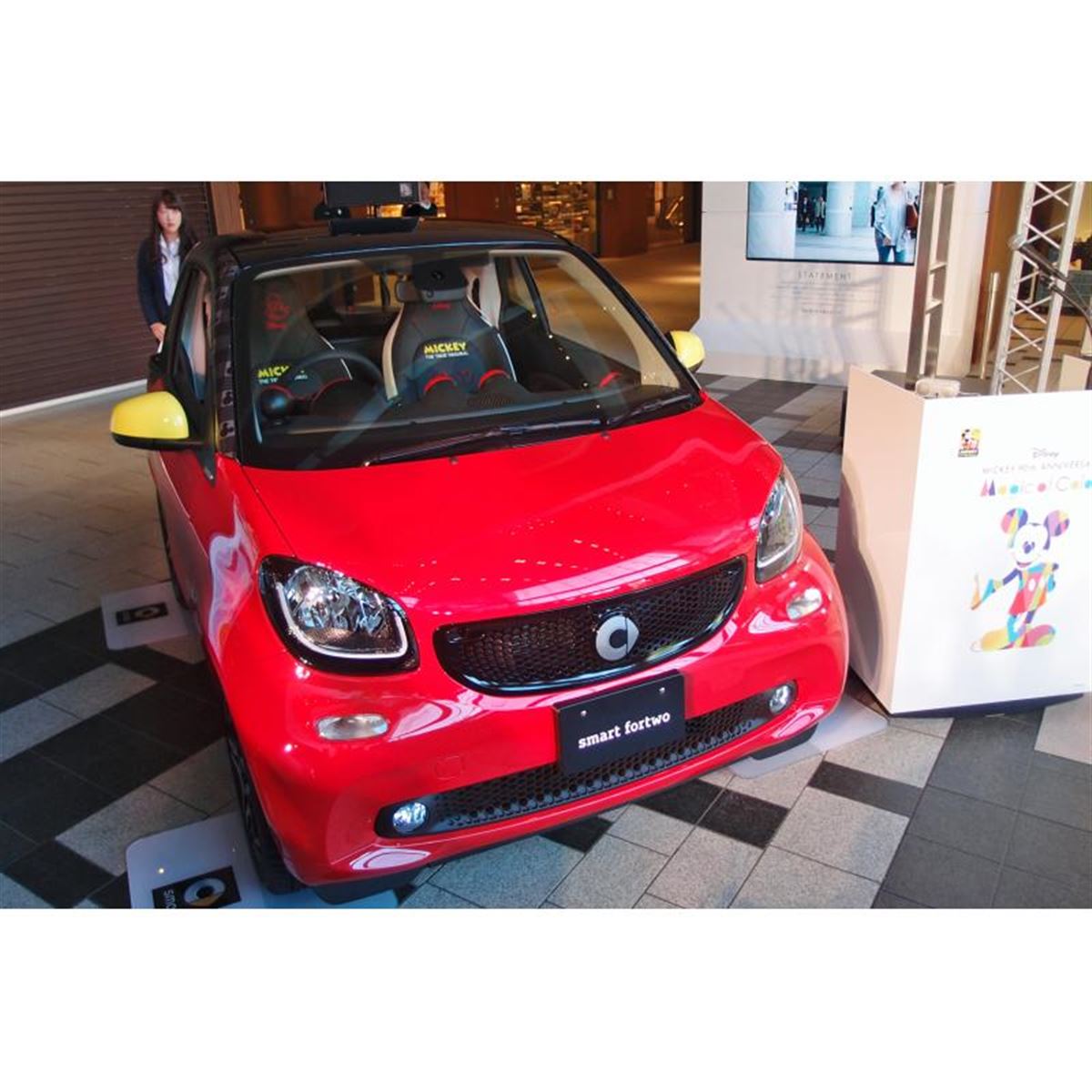 ミッキーマウス柄の「スマート・フォーツー」限定発売 - 価格.com