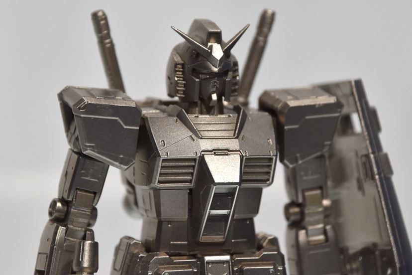 ガンダリウム合金”を使ったガンプラついに誕生！ 自動変形するUC胸像も