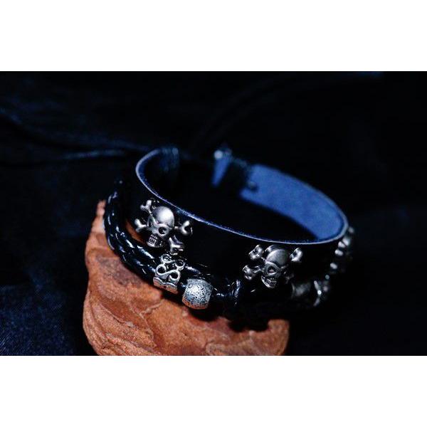 2連三つ編みS字＆打ち出しバレル(樽)パーツアレンジ パイレーツスカル