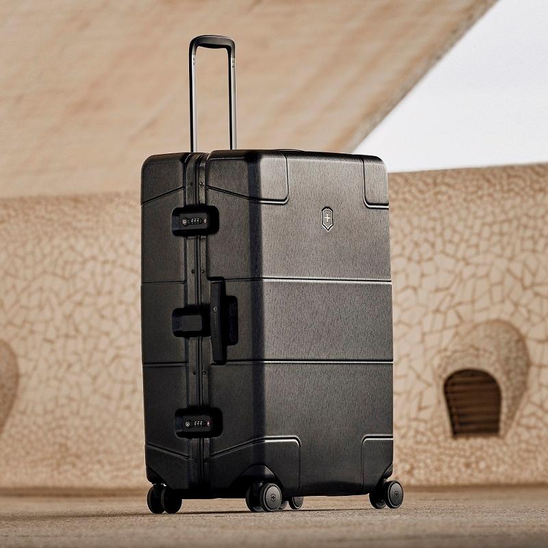 VICTORINOX（ビクトリノックス） レザーポーチ付きマルチツール 公式