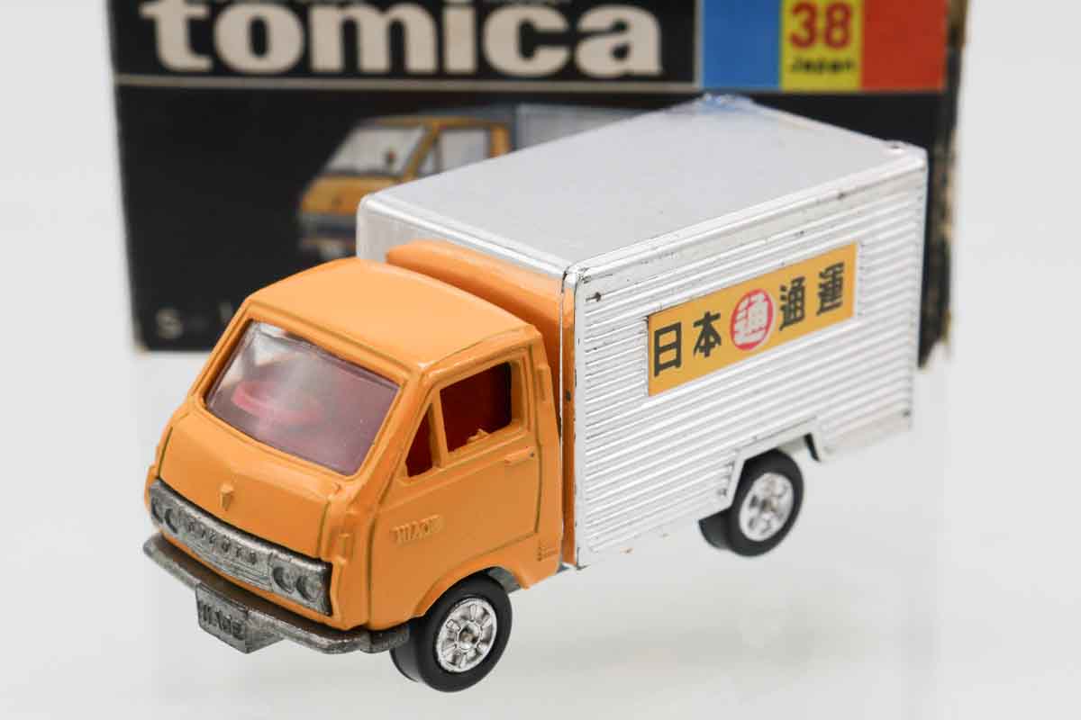 ミニカーショップ ケンボックス トミカ 黒箱☆38☆トヨタハイエース 日