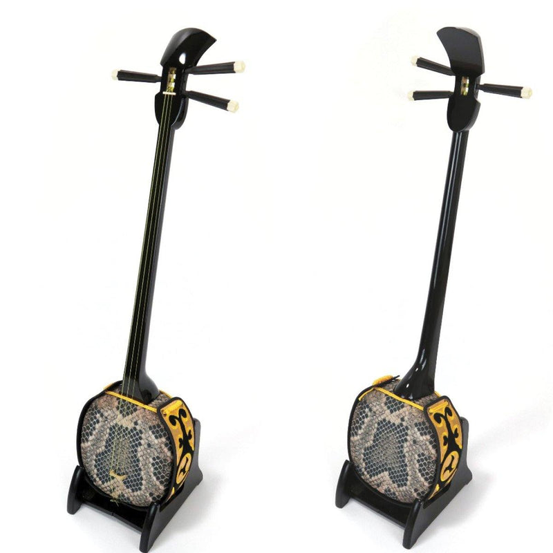 真壁型黒塗り 人工皮 奄美三線 – 米須三線店