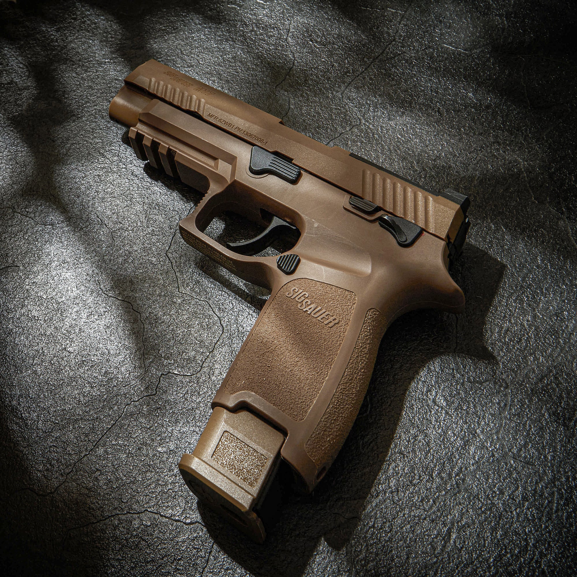 予約受付中！】SIG SAUER ProForce M17 CO2 GBB CO2ガスガン本体