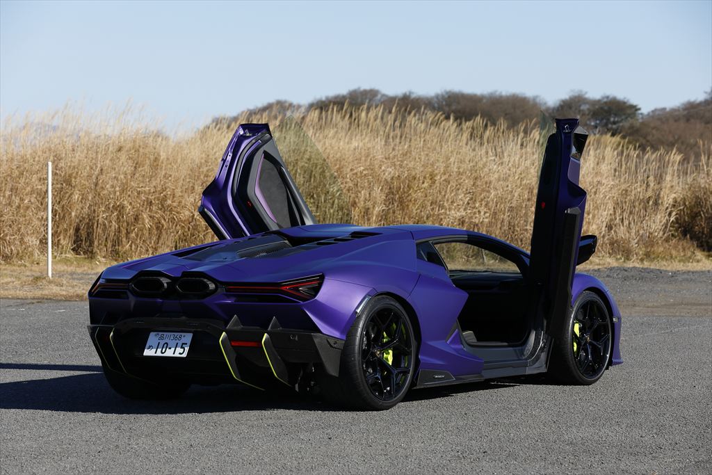 是非一度そのステアリングを握ることをお奨めしたい1台