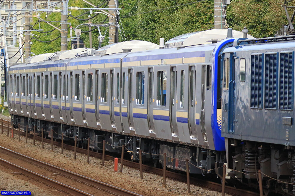 横須賀・総武快速線E235系1000番台 クラJ-04編成の配給輸送を狙う