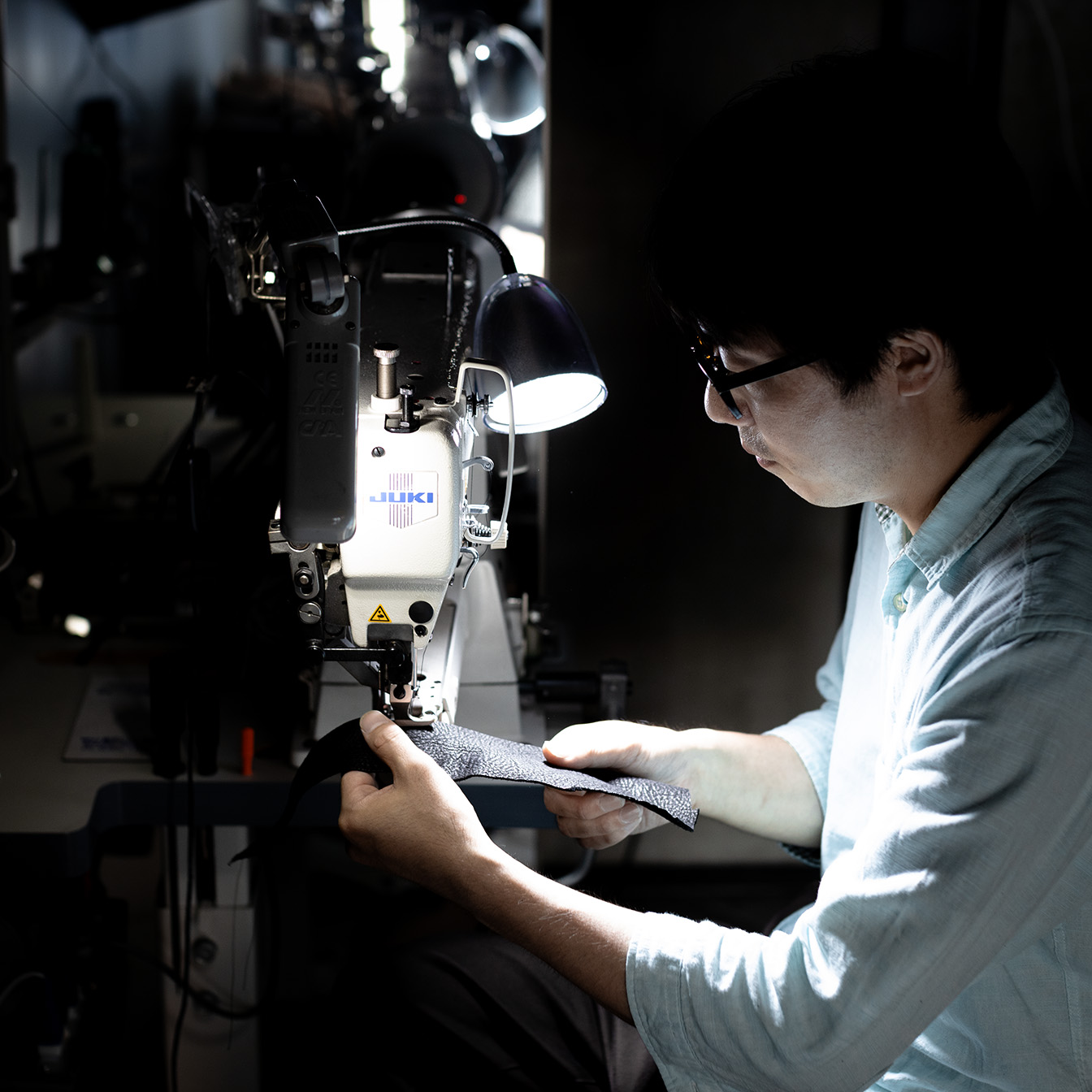 コーチのバッグをミニショルダーバッグにリメイク - Livelty TOKYO