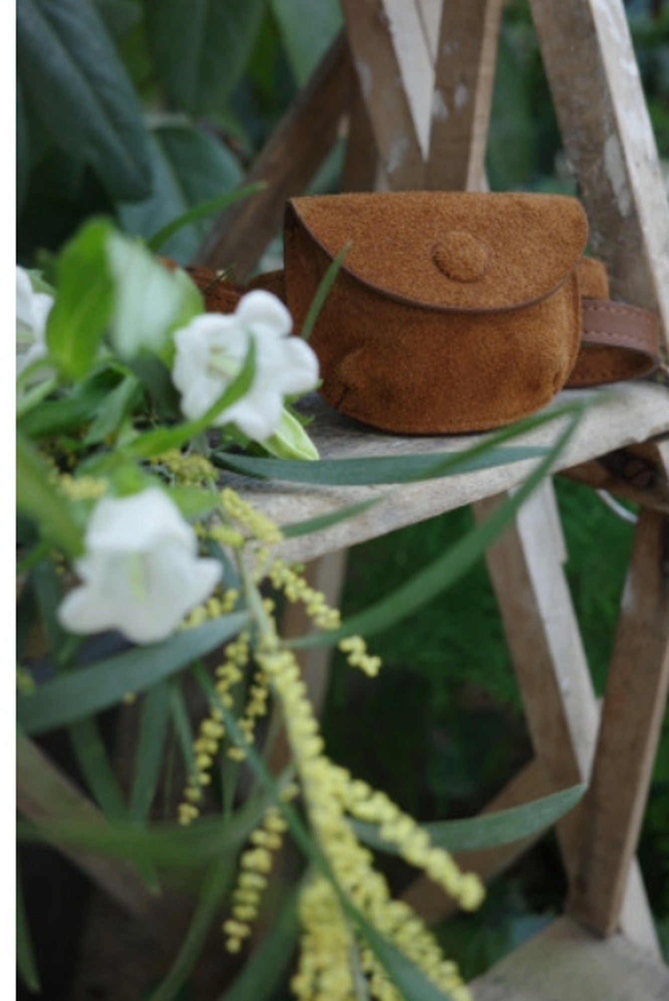 ECRIN SUEDE COIN BAG (brown) – LoandLeaf