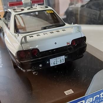 Amazon | 限定6000 AUTOart オートアート 1/18 スカイラインGT-R R32