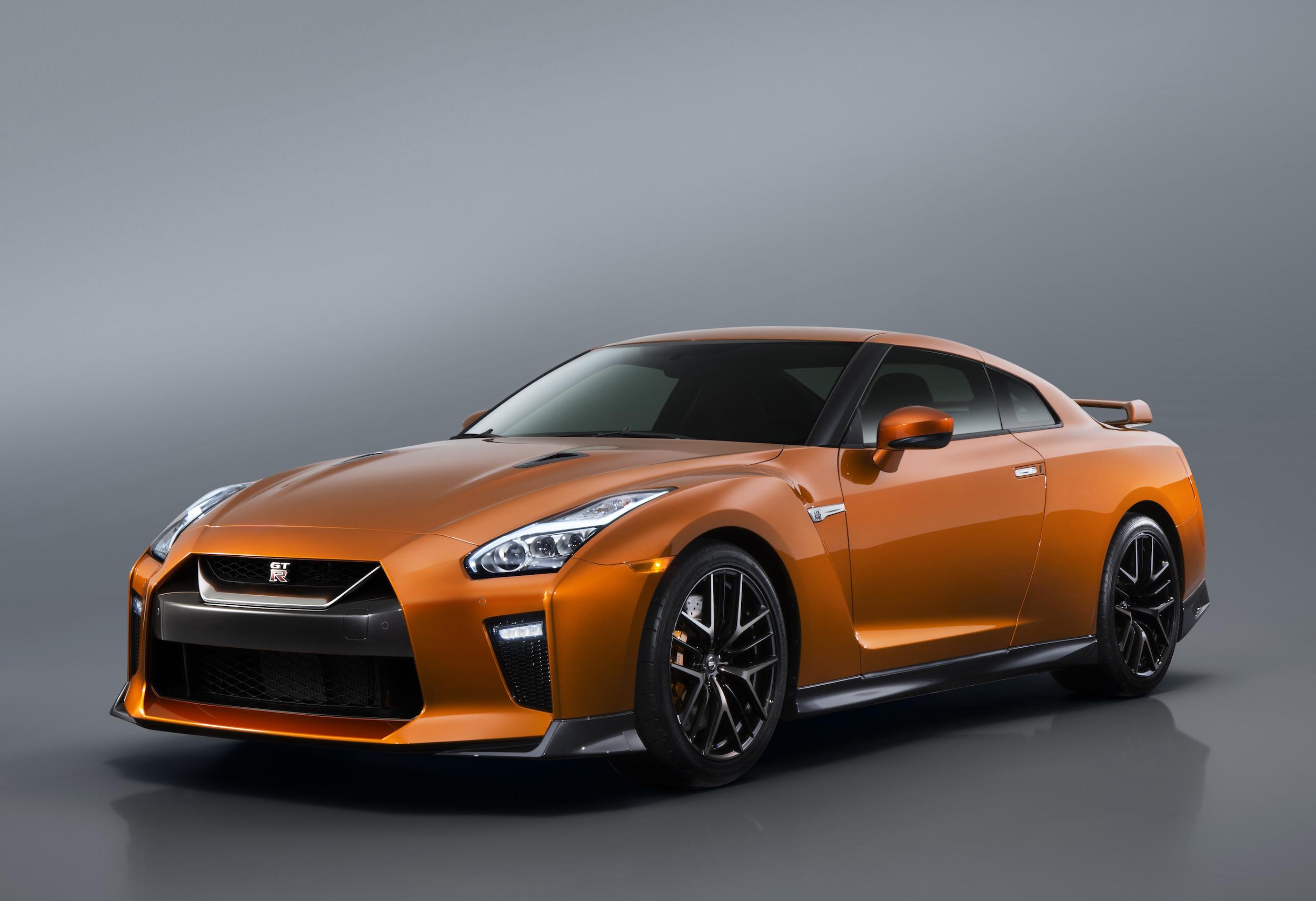 Nissan GT-R R35 570PS specs, 0-60, quarter mile, lap times