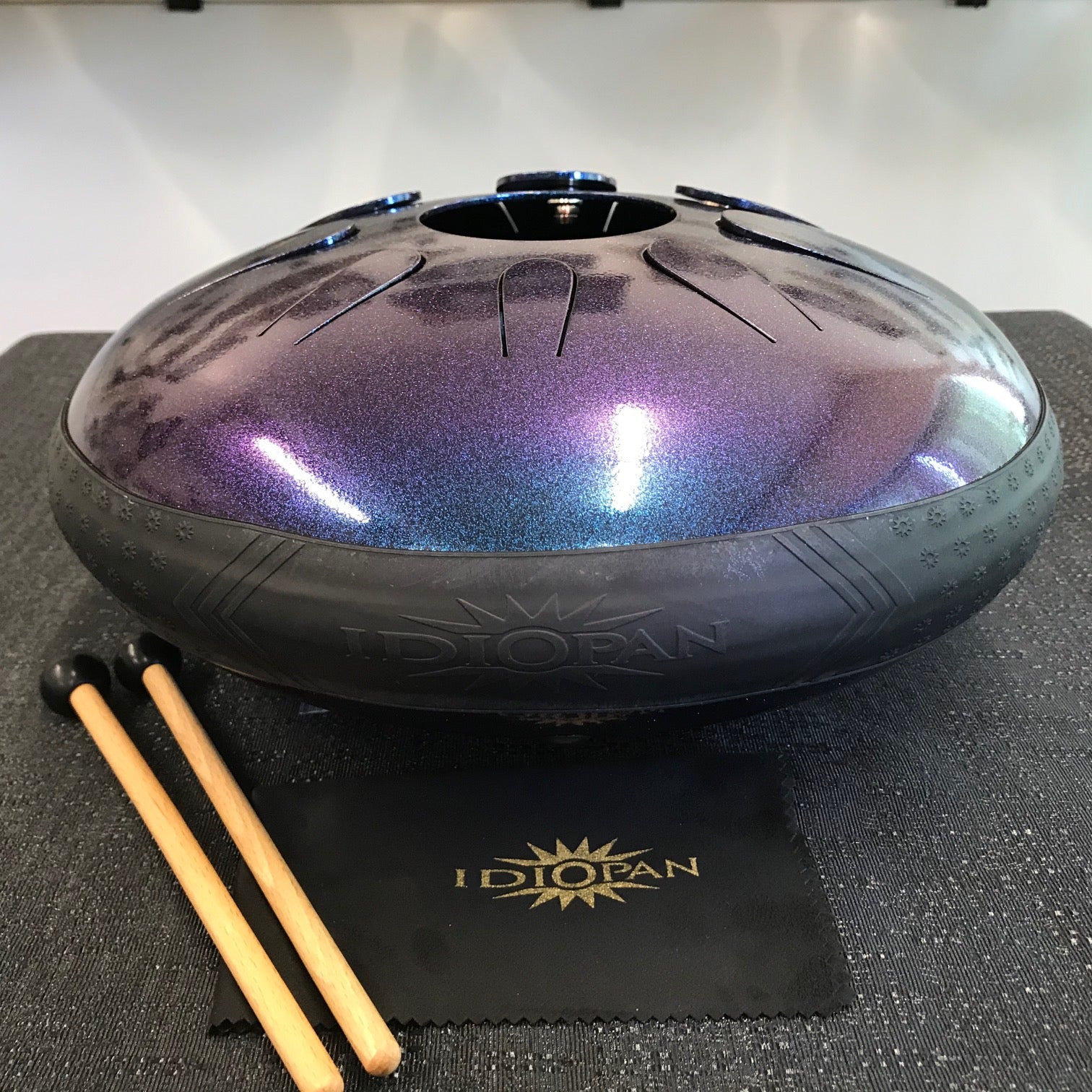 Idiopan Domina 12 Steel Tongue Drum - Sapphire Blue