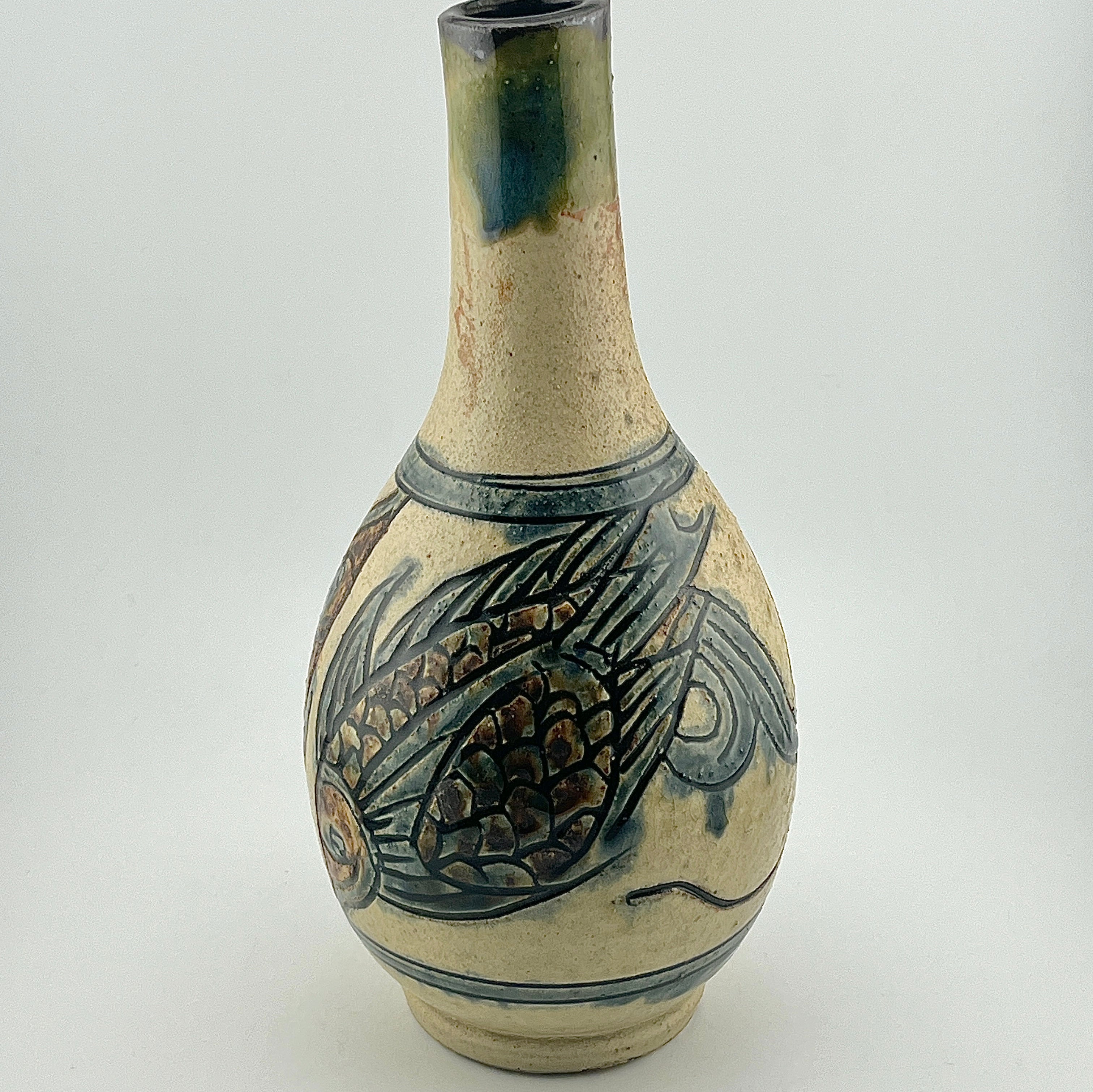 壺屋焼 人間国宝 金城次郎作 海老魚文鶴首花瓶 – 生活民芸 なかむた