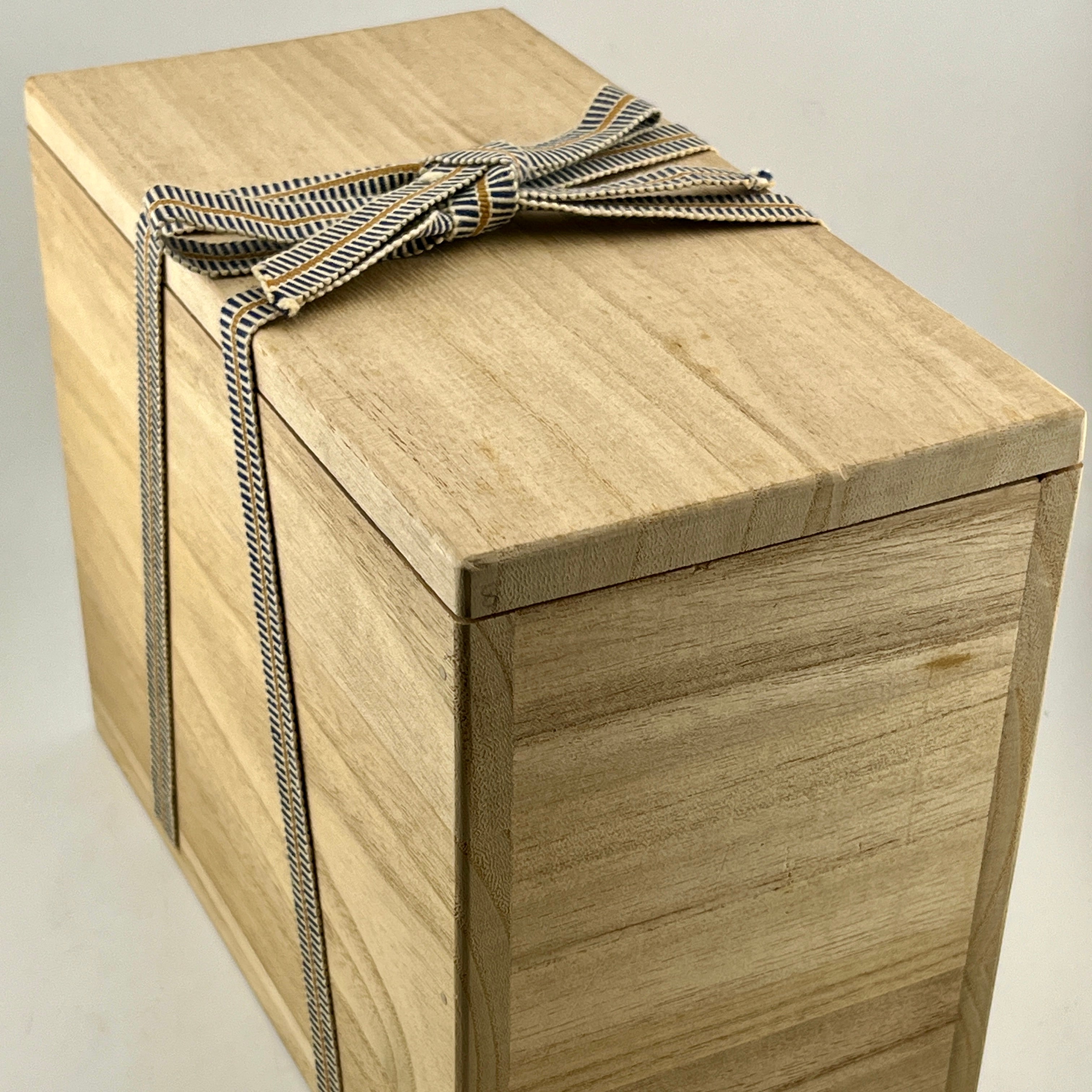 壺屋焼 人間国宝 金城次郎作 海老魚紋抱瓶 – 生活民芸 なかむた