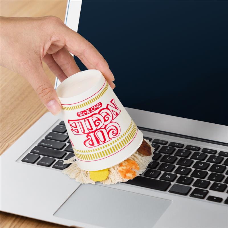 カップヌードルをこぼしたようにしか見えないハンディモップが登場