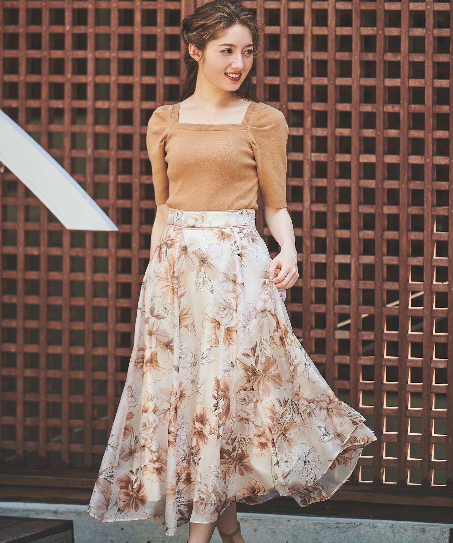 専用です‼️ネストローブ ヴェリテクールフラワープリントスカート old