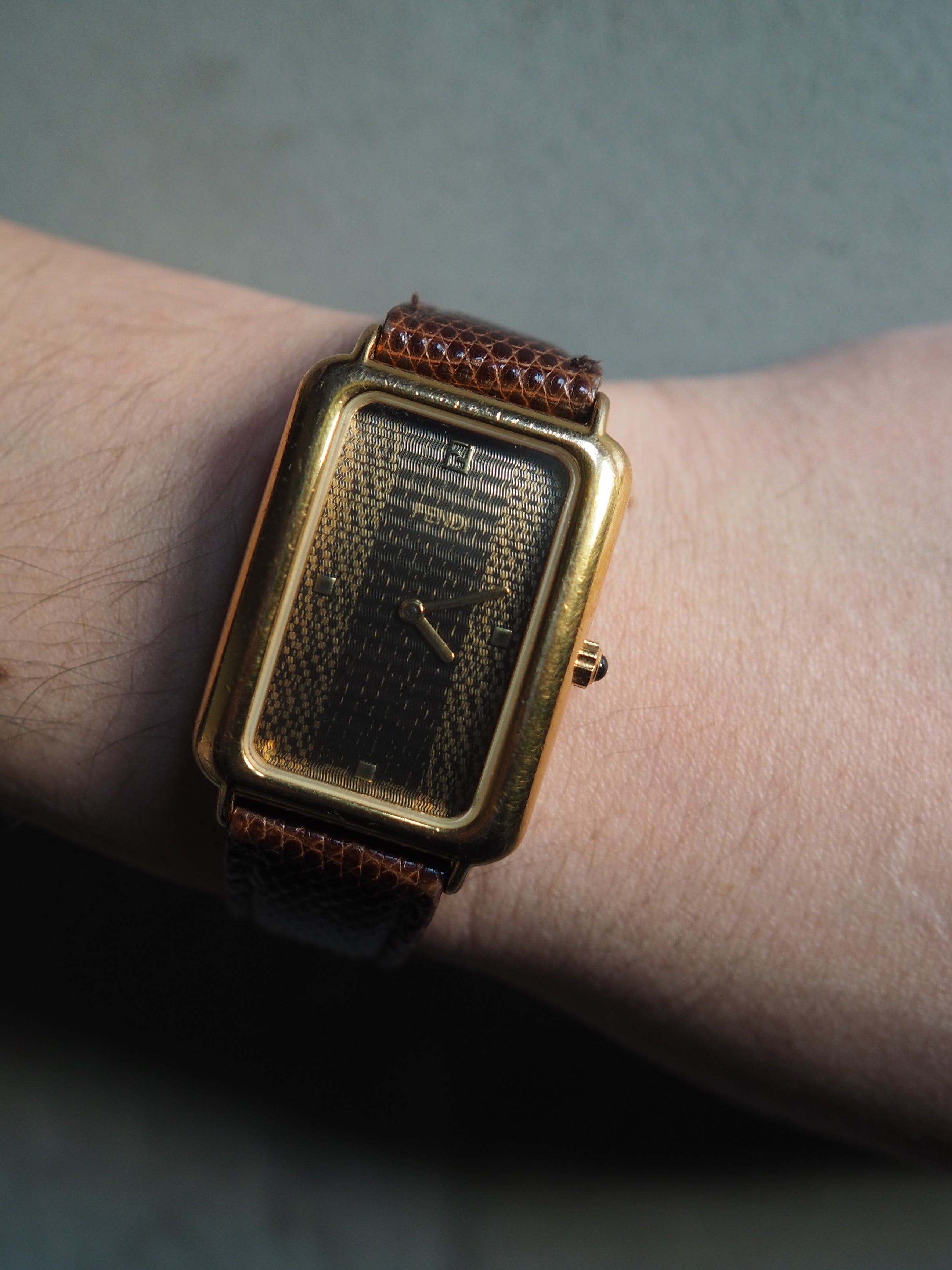 FENDI ゴールド スクエアフェイス 時計 ジャンク品 FENDI ヴィンテージ