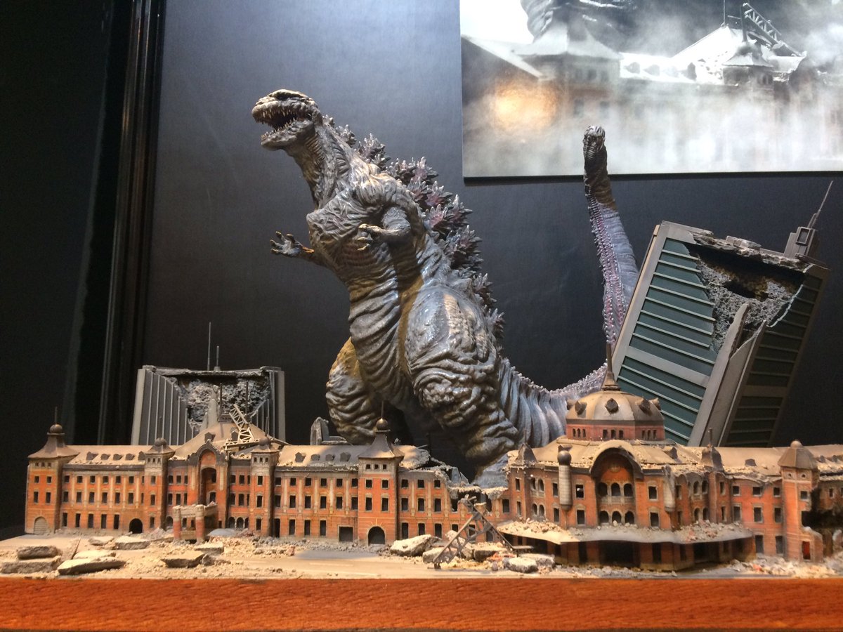 シン・ゴジラの超絶ジオラマが超至近距離でじっくりと眺められる