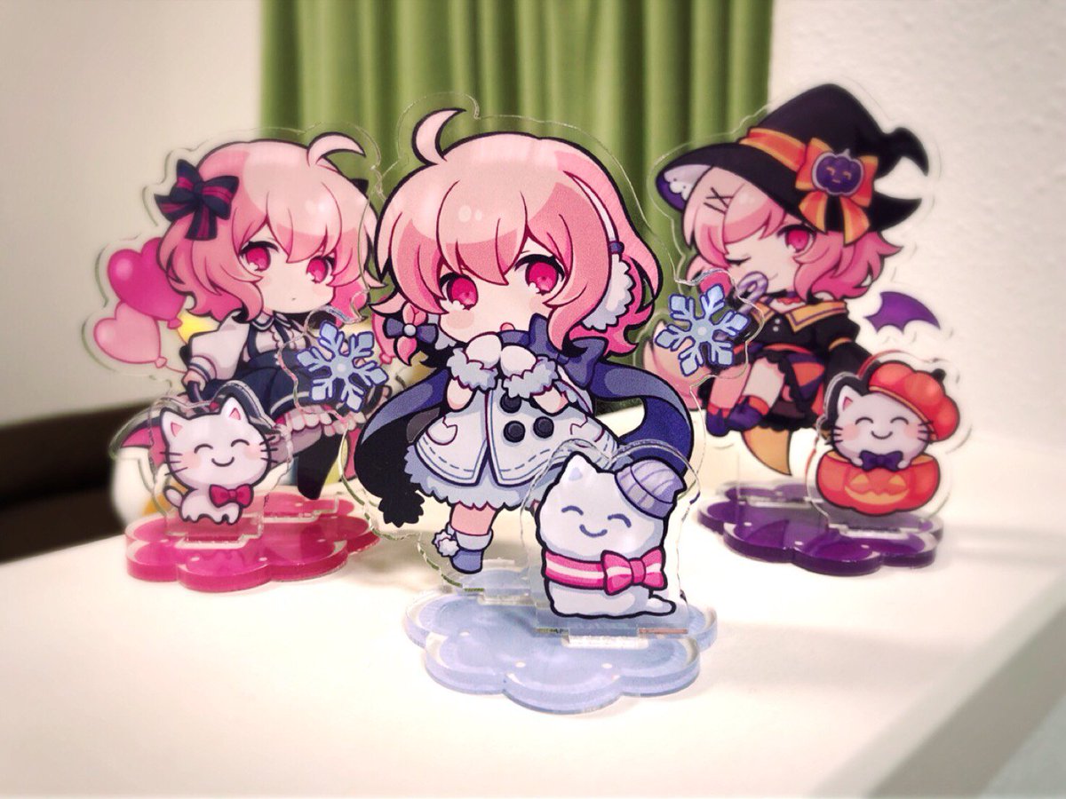 おしらせ) なるせちゃんのアクリルスタンド冬が完成しましたよーー！冬