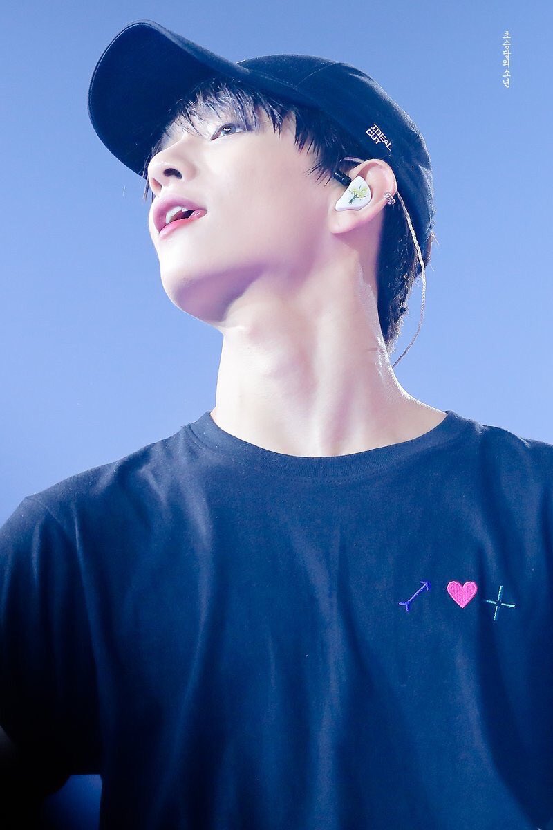 まってキャップの破壊力やばいんだけど。汗と喉仏が最高のエモさ