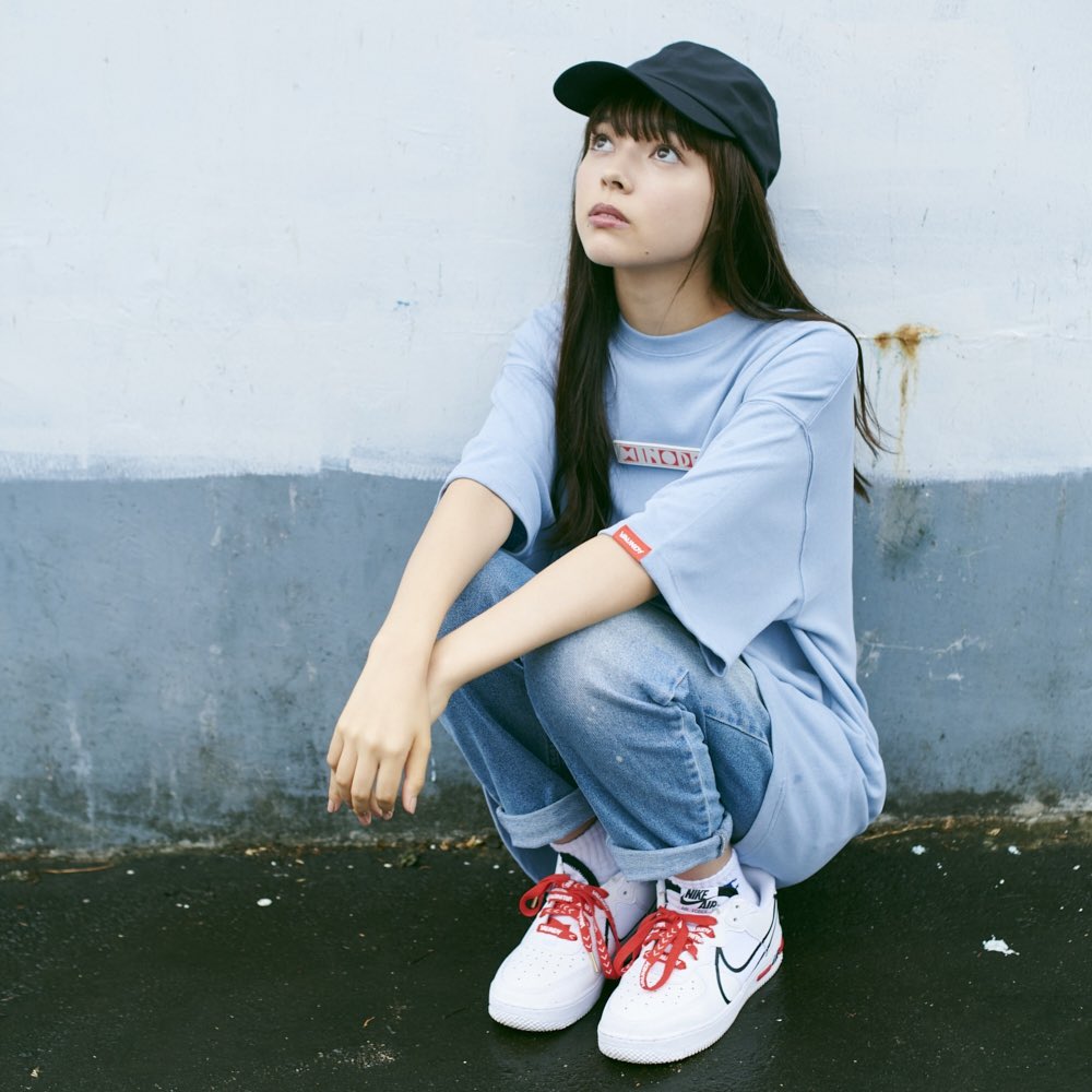 Logo Shoelaces “HINODE” ◯真っ赤な紐にVaundy ロゴがアクセントに