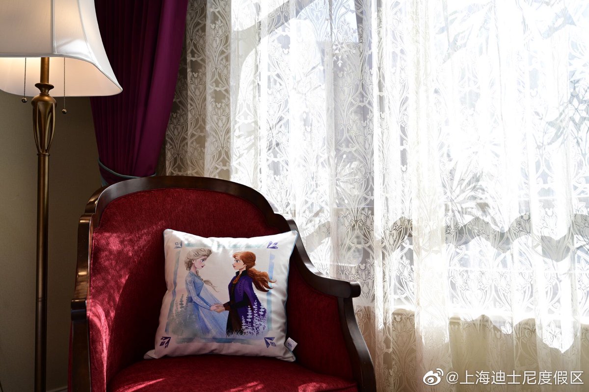 上海ディズニーランドホテルのアナ雪2装飾ルーム。 いつもはミッキーが