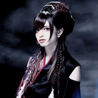 WANDSの新ヴォーカリストが掛け持ちしているバンドの -真天地開闢集団