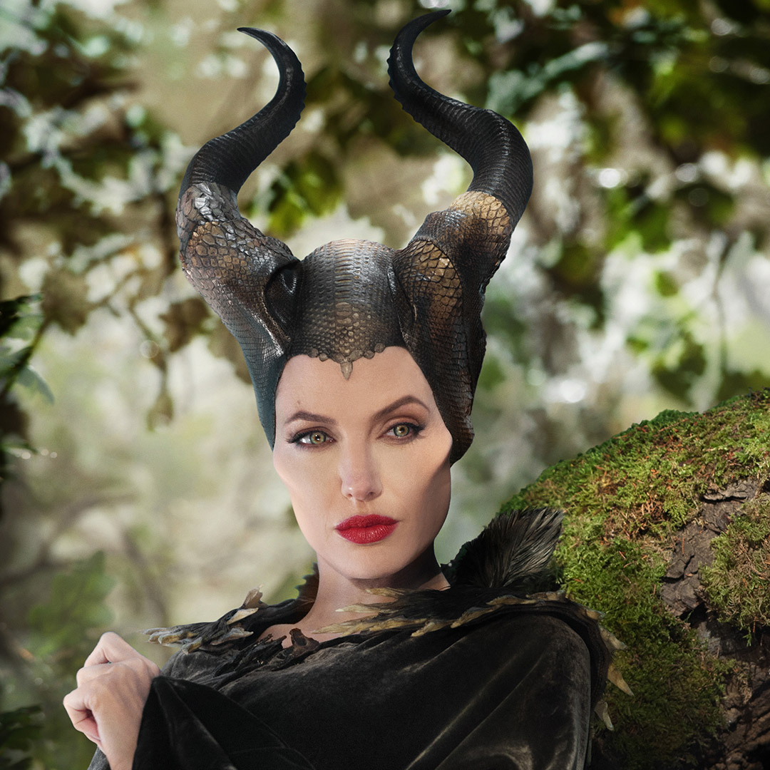 アンジェリーナ・ジョリー演じる、美しく強い妖精マレフィセント