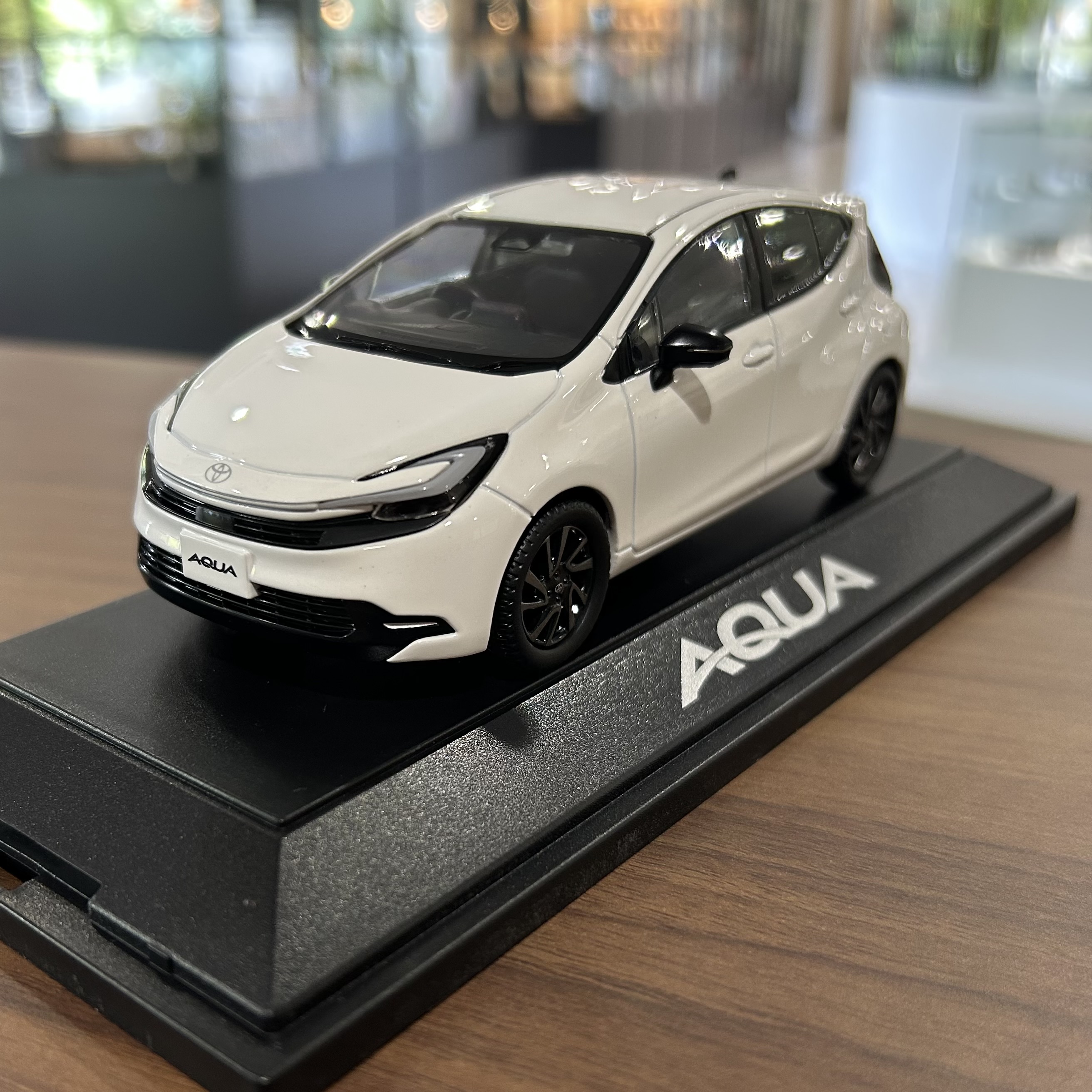 非売品 トヨタ アクア ミニカー カラーサンプル 9台セット 非売品