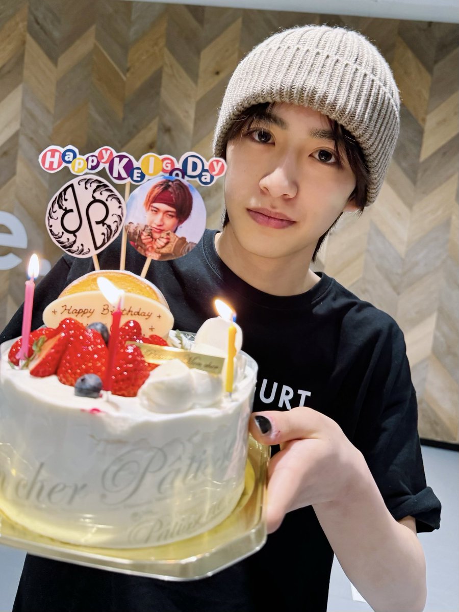 RT @RYUGUJOofficial: #HappyKEIGODay #サプライズ #KEIGO #伊藤圭吾