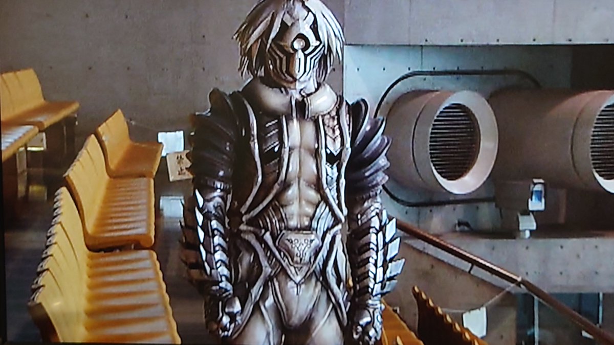 綾野剛 さんお誕生日おめでとうございます！🎂🕷 #仮面ライダー555