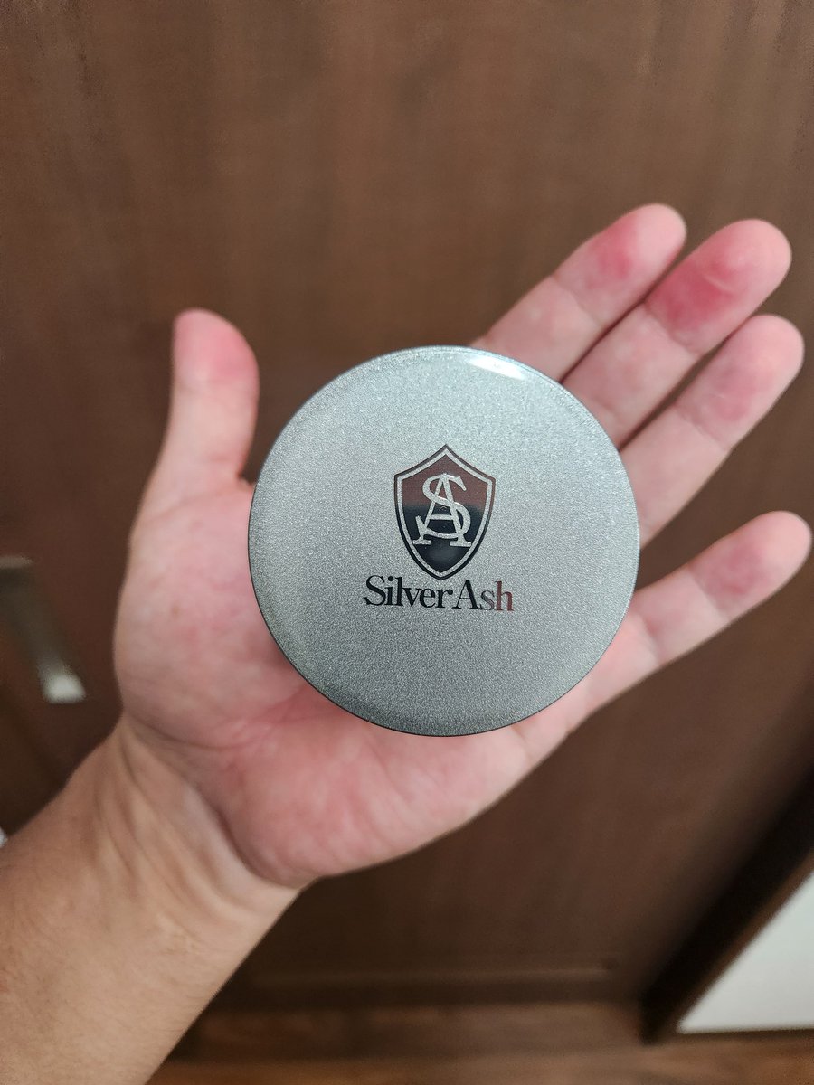 若白髪家系で今年37歳 白髪染めをやめました。 シルバーワックス