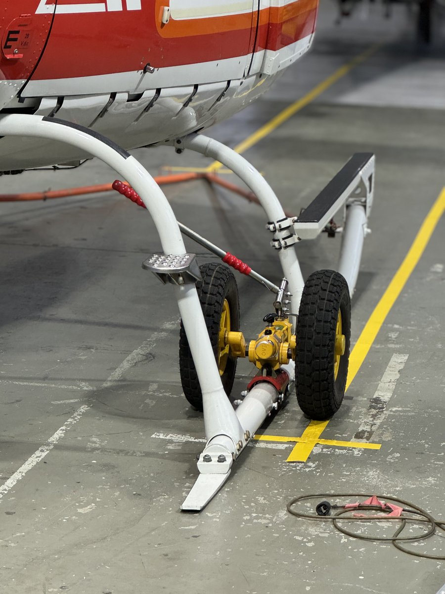 航空機マニア必見 ヘリコプタータイヤ 航空機マニア必見 ヘリコプター