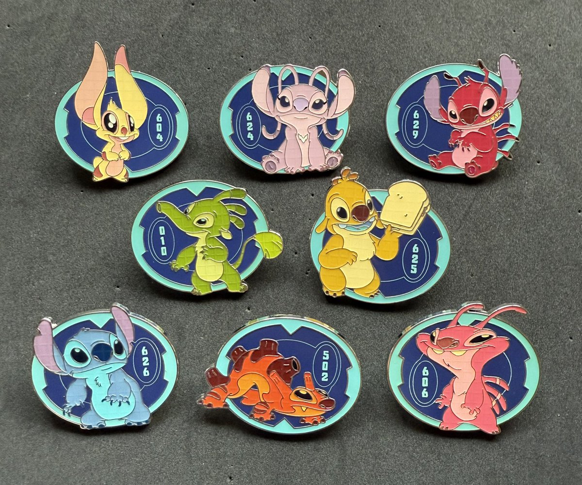 スティッチの日に際して海外で一部先行販売されているピンバッジセット