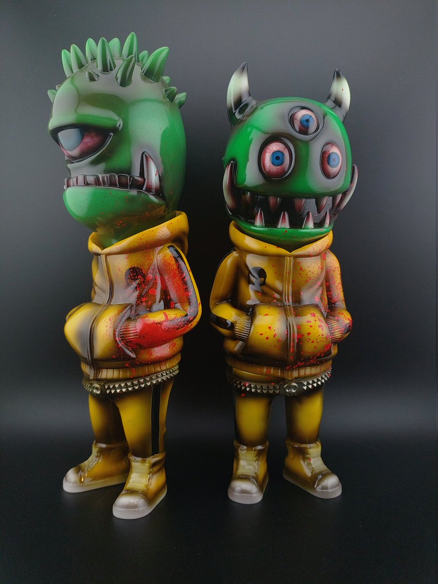 黄色のトラックスーツのジュニパーとバジルはワンフェスでサンプル展示