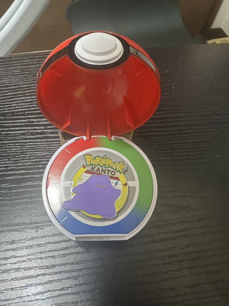 メタモン活動！ポケパークカントーのメタモンピンバッジゲットしました