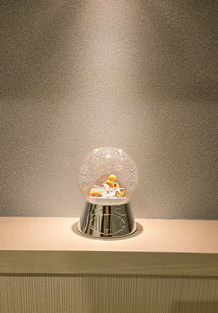 玄関にスノードーム置いたけど良すぎる #Vaundy #Vaundy_SILENCE