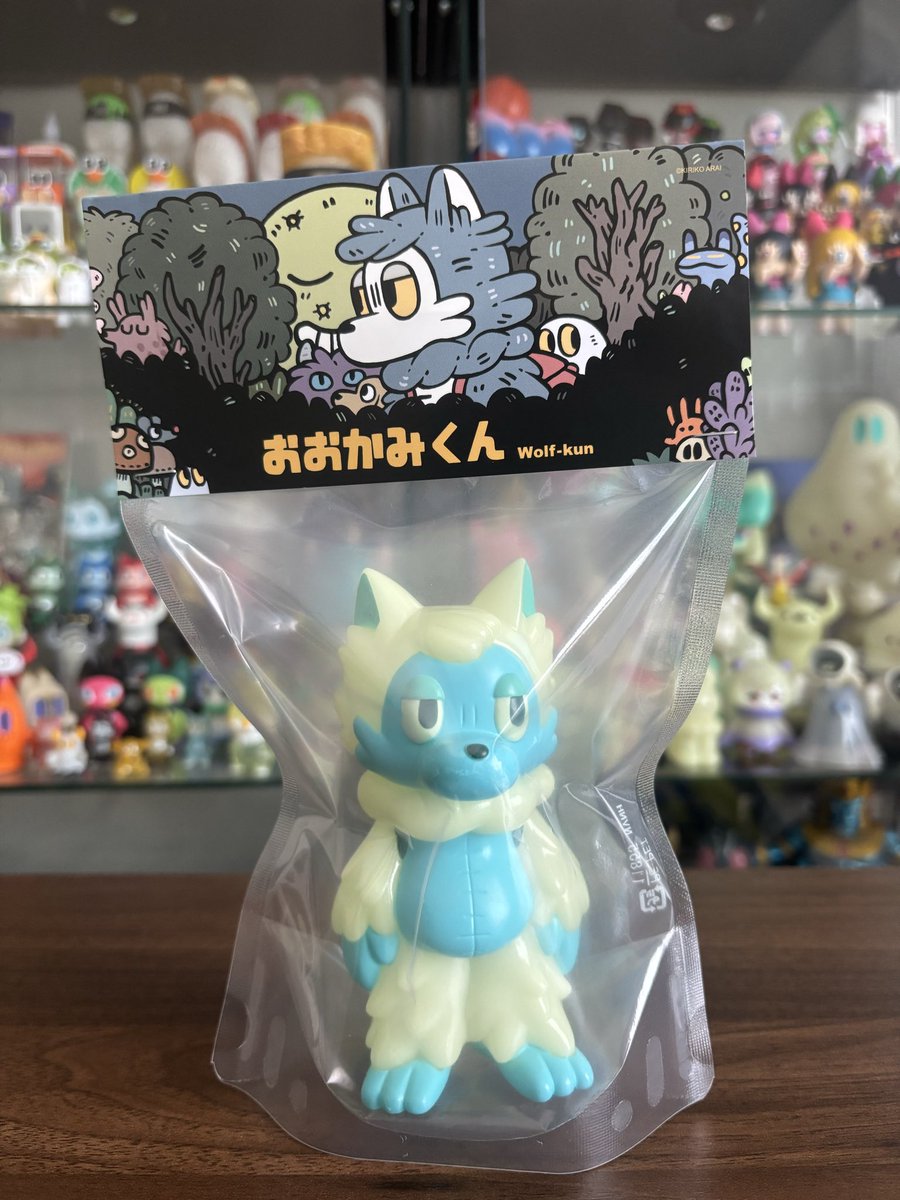 念願のおおかみくん蓄光😭 ソフビを集めだして蓄光好きになった