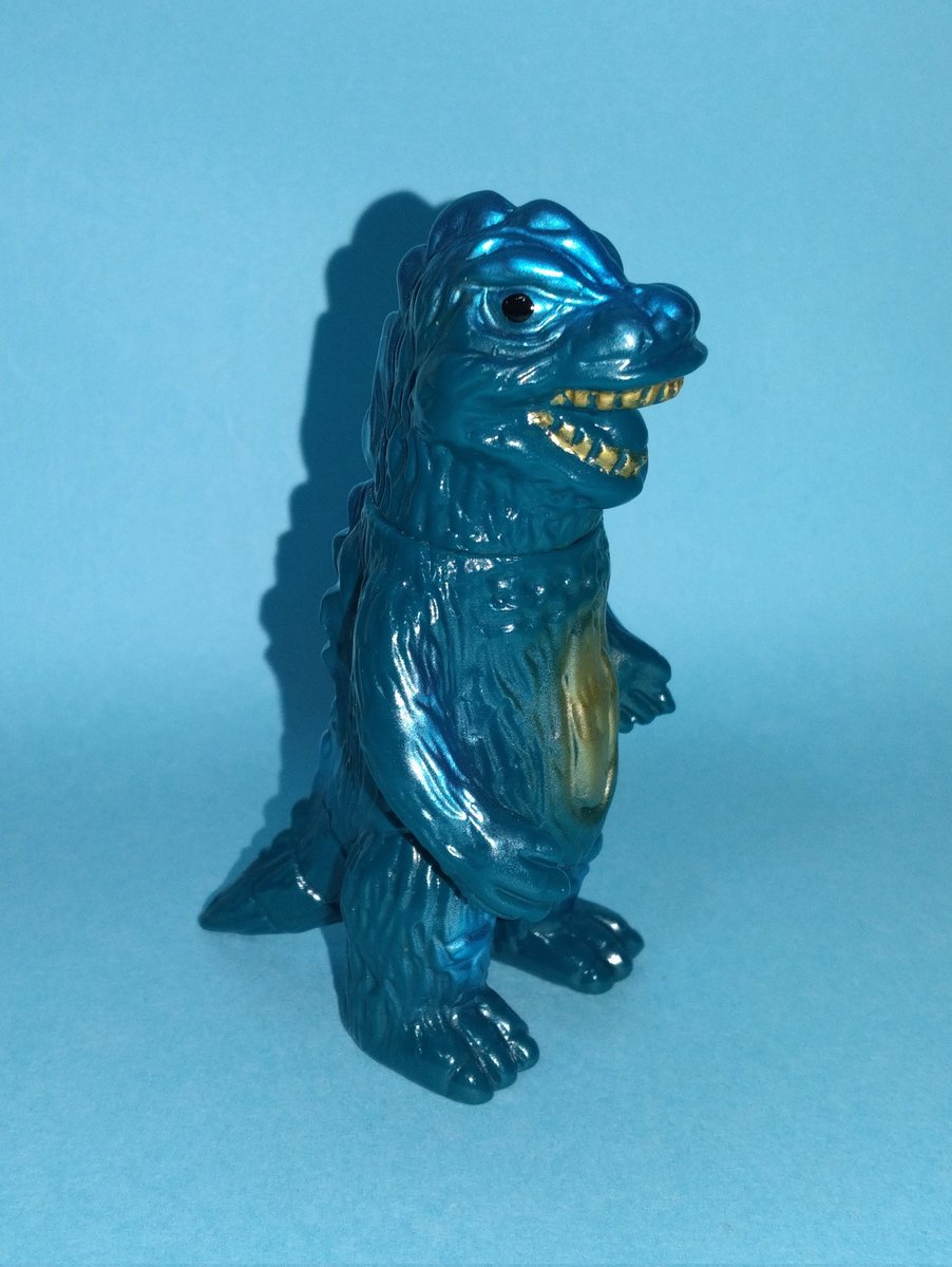 04年にM1号から復刻されたブルマァクのゴジラ・ミニサイズ（画像左