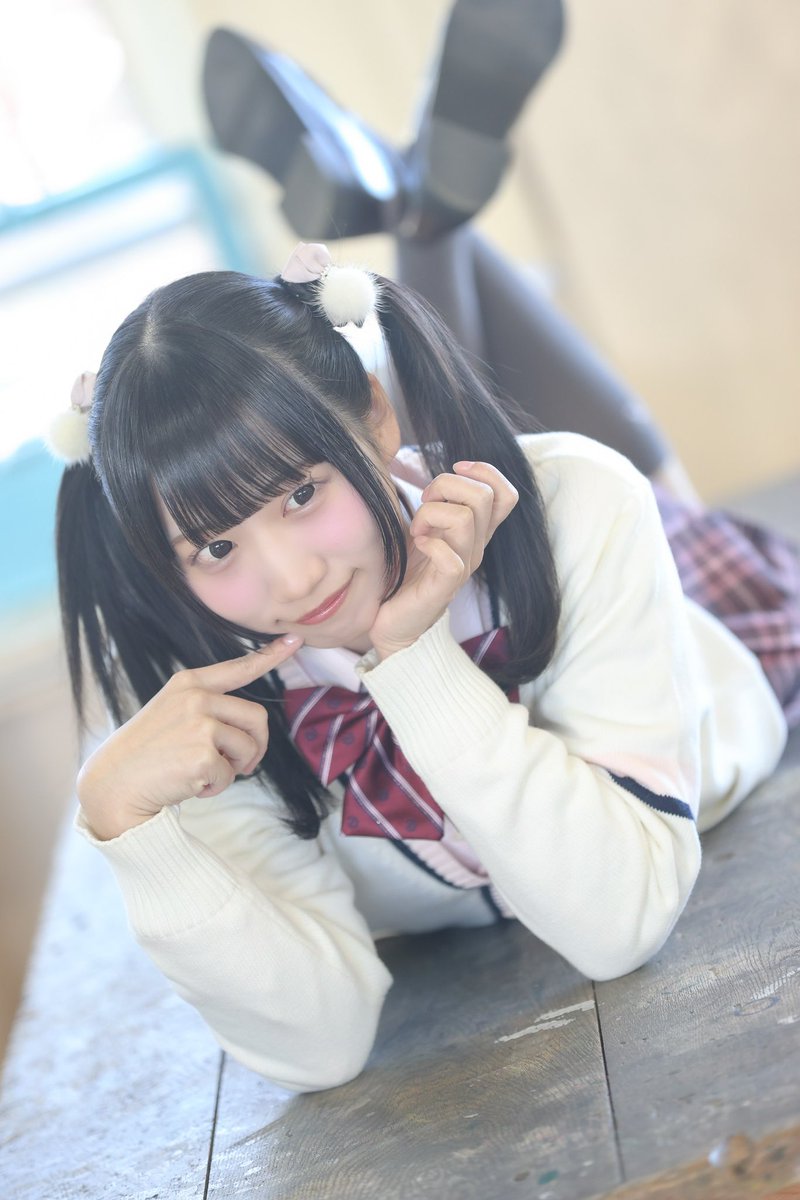 デビューまであと9️⃣日。 1桁突入！ 今日は少し大人っぽい表情のもえ