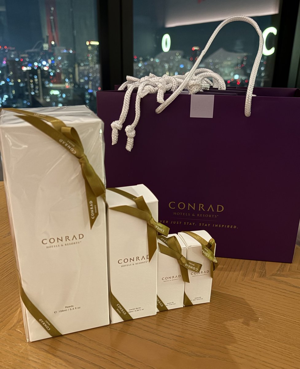 コンラッド大阪のディヒューザーとアロマオイルとルームスプレーx2購入