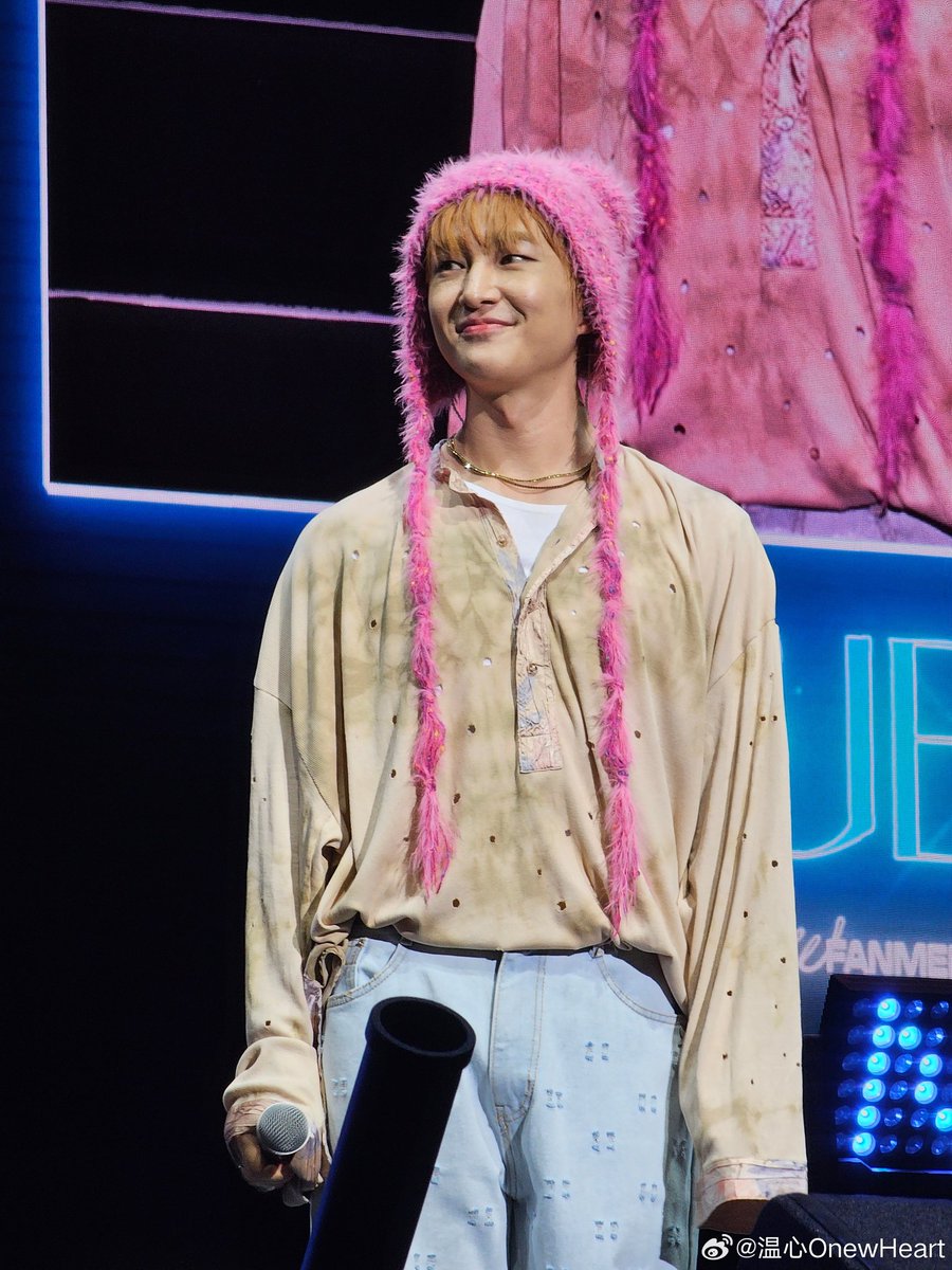 온유 #ONEW #オニュ@SHINee @ONEW_GRIFFIN