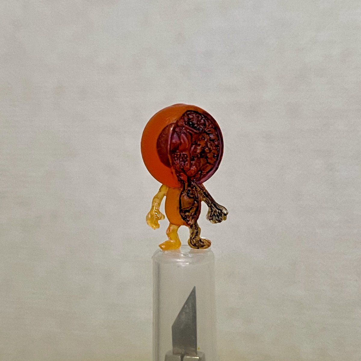 ミニ目玉おやじ解剖図(複製体)…クリアオレンジのUVレジンで複製して雑