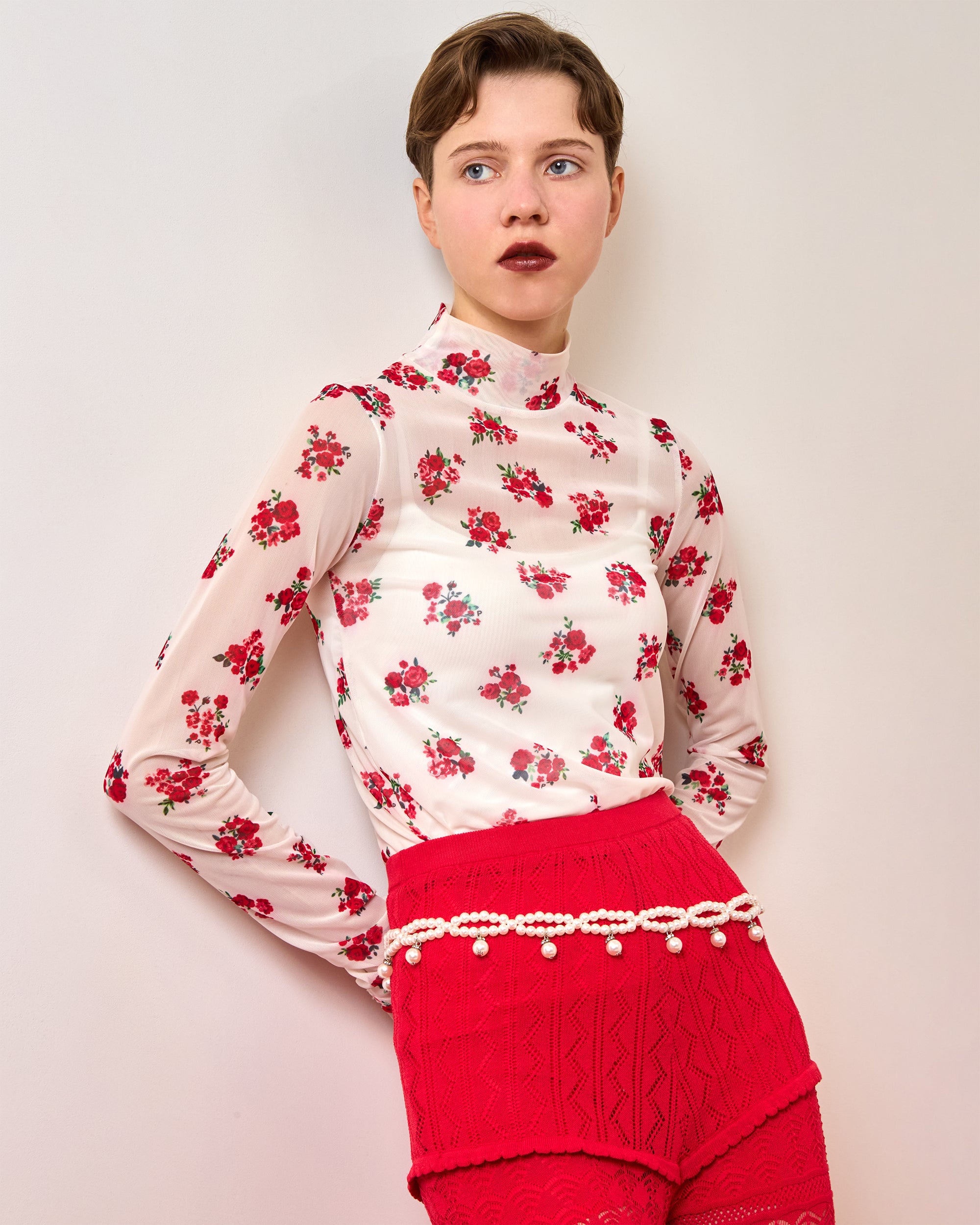 Red bouquet see-through tops (High / Round neck)