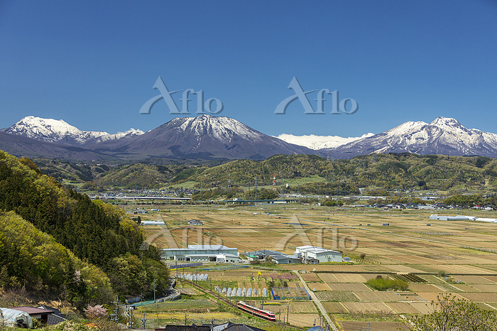 長野県 北信五岳 [163270349]の写真素材 - アフロ