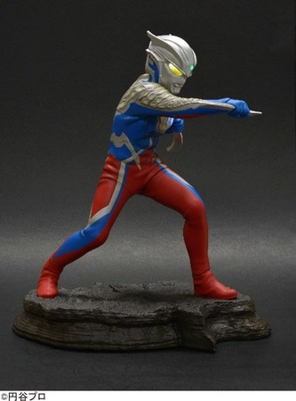 プレミアムライティングフィギュア ウルトラマンゼロ」ウルトラマン